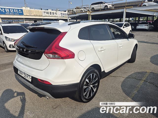 Volvo V40 из Кореи Encar