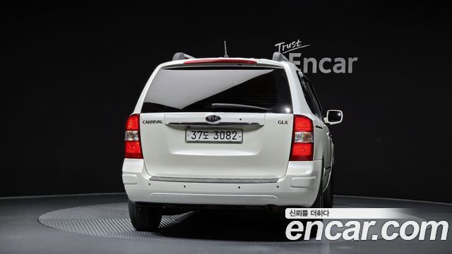 Kia Carnival 9-Seater LPI GLX Standard — пробег 140 196 км — фото 4 из 5