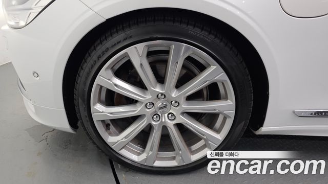 Volvo S90 T8 AWD Excellence — пробег 82 007 км