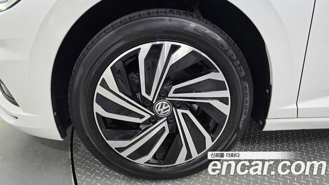 Volkswagen Jetta 1.4 TSI Prestige — пробег 14 582 км