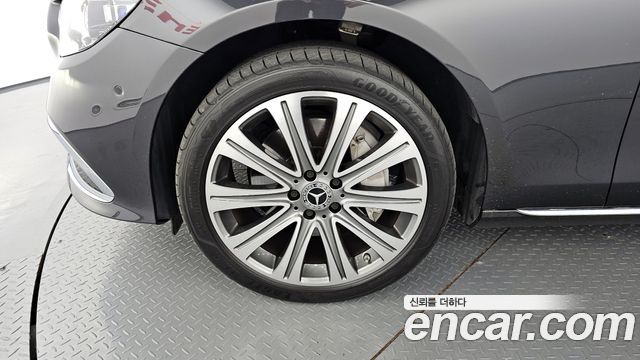 Mercedes-Benz E-Class E350 4MATIC Exclusive — пробег 75 980 км