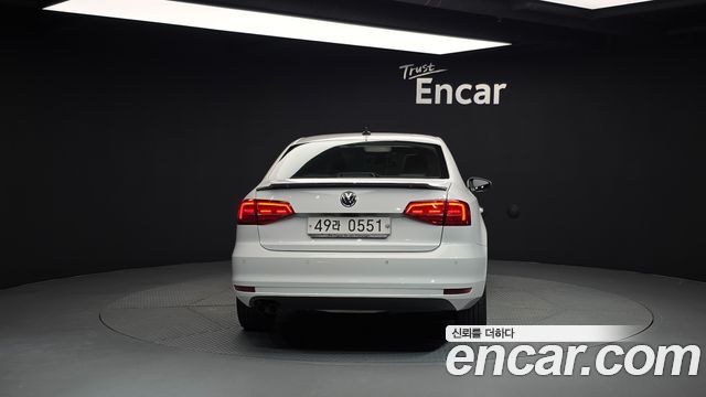 Volkswagen Jetta 2.0 TDI BlueMotion Premium 6th — пробег 117 576 км