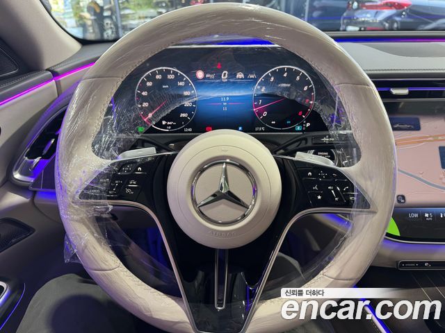Mercedes-Benz E-Class E300 4MATIC Exclusive — пробег 30 км — фото 3 из 5