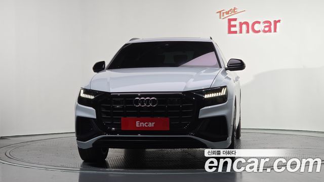 Audi Q8 55 TFSI Quattro Premium — пробег 118 822 км