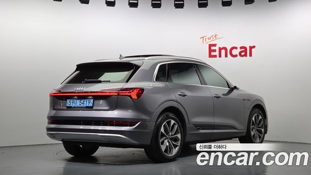 Audi e-tron из Кореи Encar