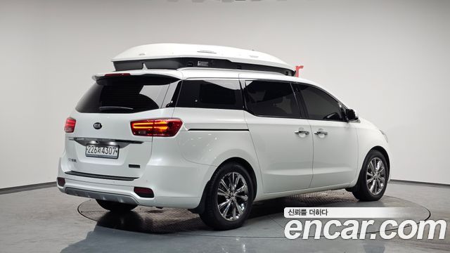 Kia Carnival 9-Seater Outdoor Prestige — пробег 54 626 км — фото 2 из 5