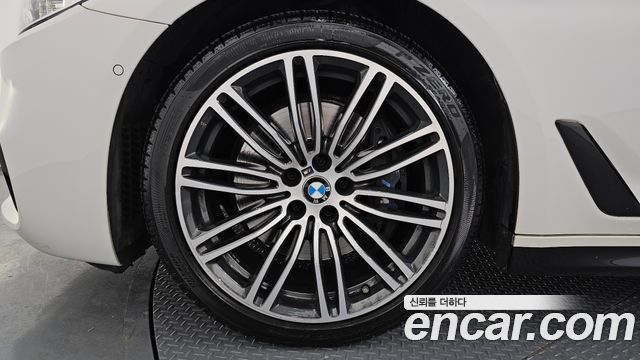 BMW 5-Series 530i M Sport Package Plus — пробег 45 529 км