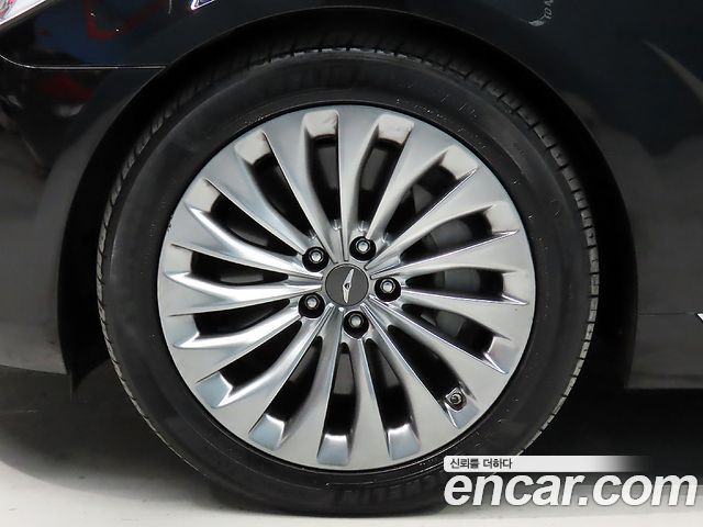 Genesis EQ900 5.0 GDI AWD Prestige — пробег 207 400 км