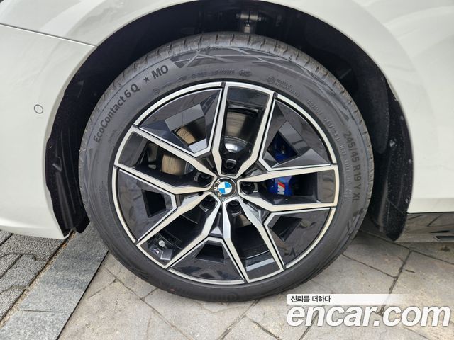 BMW 5-Series 520i M Sport — пробег 1 550 км — фото 5 из 5