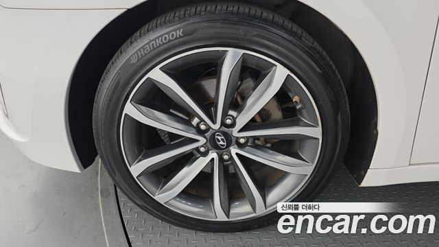 Hyundai i40 2.0 GDi D spec — пробег 176 357 км