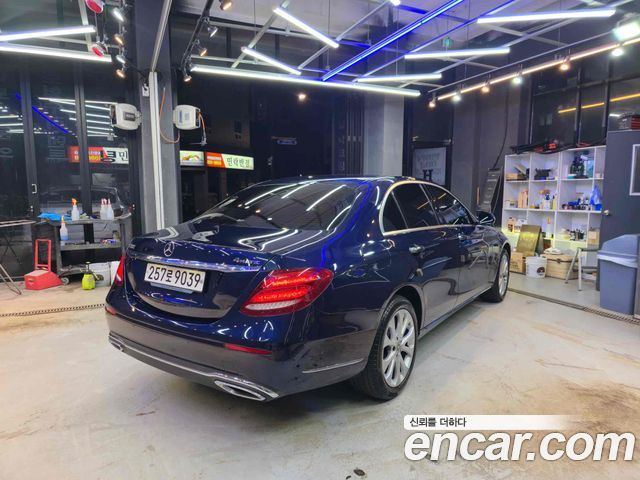 Mercedes-Benz E-Class из Кореи Encar