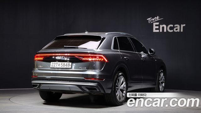 Audi Q8 50 TDI Quattro Premium — пробег 130 600 км