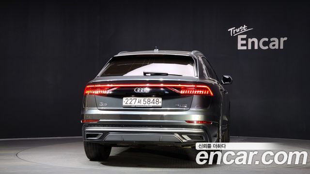 Audi Q8 50 TDI Quattro Premium — пробег 130 600 км