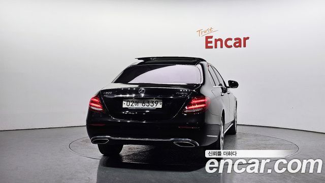 Mercedes-Benz E-Class из Кореи Encar