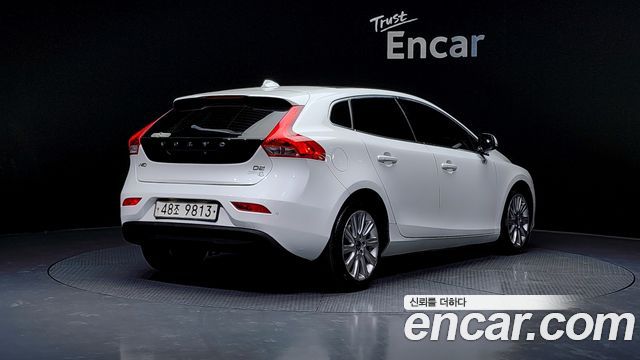 Volvo V40 из Кореи Encar