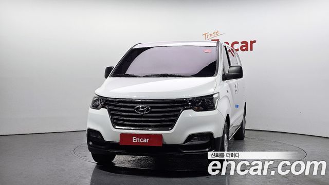 Hyundai Starex Van 5-Seater Style — пробег 32 955 км — фото 3 из 5