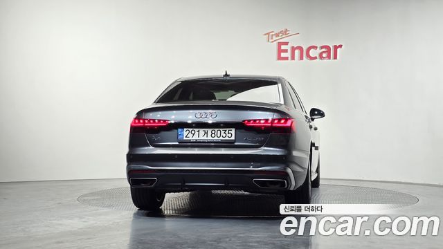 Audi A4 40 TFSI Premium — пробег 15 097 км