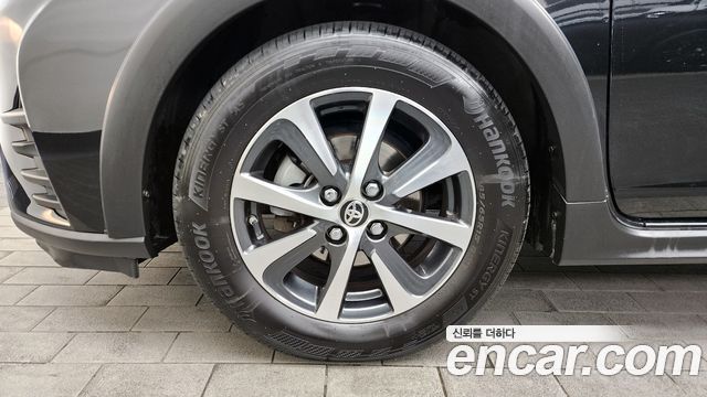 Toyota Prius 1.5 Crossover — пробег 63 888 км