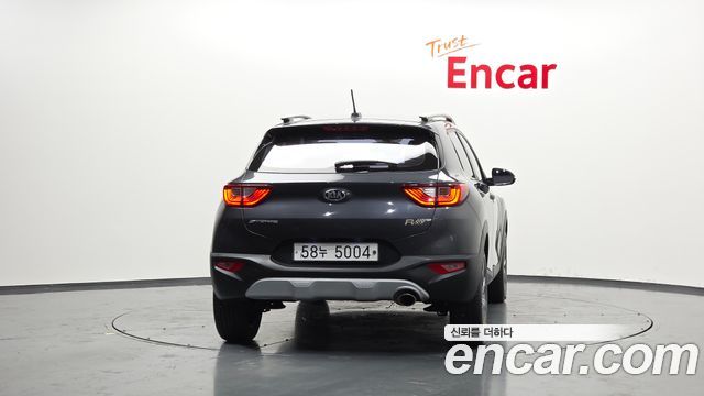 Kia Stonic из Кореи Encar
