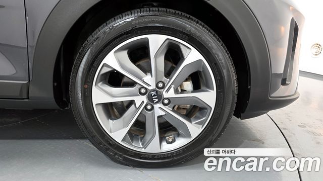 Kia Stonic из Кореи Encar