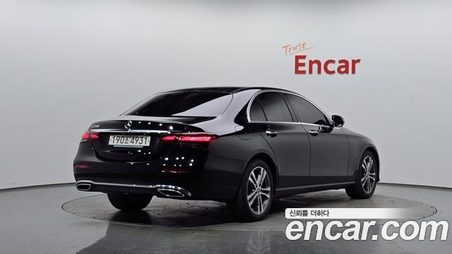 Mercedes-Benz E-Class из Кореи Encar