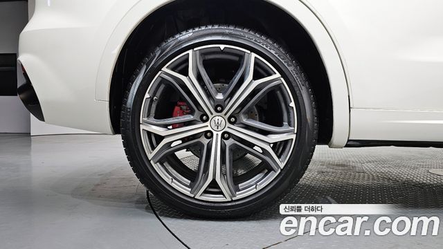 Maserati Levante из Кореи Encar