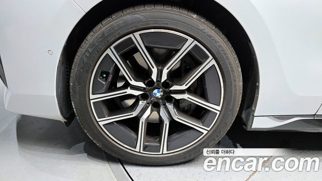 BMW 7-Series 740i xDrive M Sport — пробег 22 100 км — фото 5 из 5
