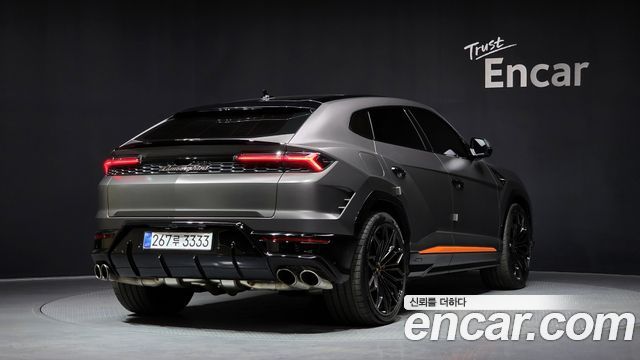 Lamborghini Urus из Кореи Encar