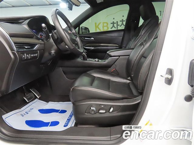 Cadillac XT4 2.0 Sport AWD — пробег 15 982 км — фото 5 из 5