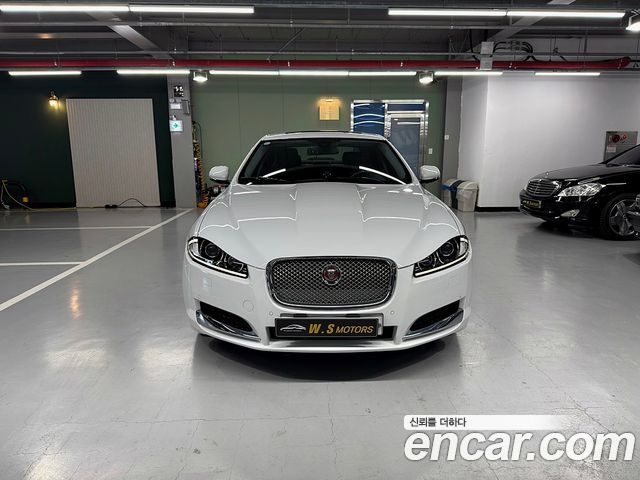 Jaguar XF 2.2D Luxury X250 — пробег 66 032 км — фото 2 из 5