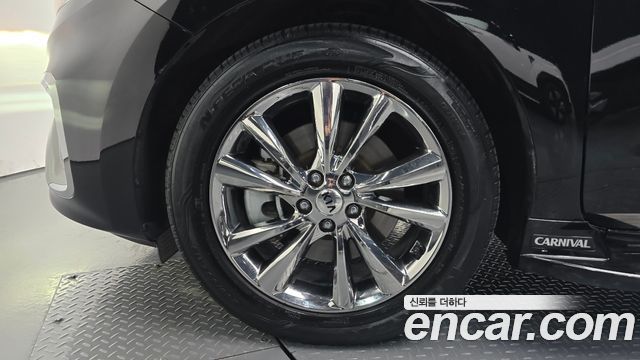 Kia Carnival из Кореи Encar