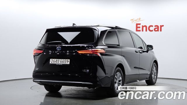 Toyota Sienna 2.5 Hybrid AWD — пробег 115 079 км — фото 2 из 5