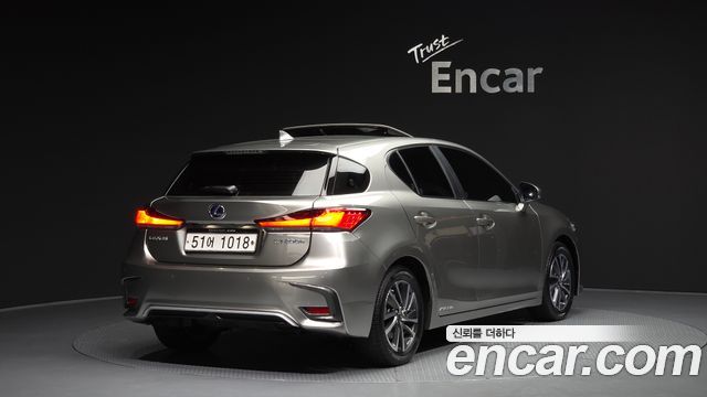 Lexus CT200h из Кореи Encar