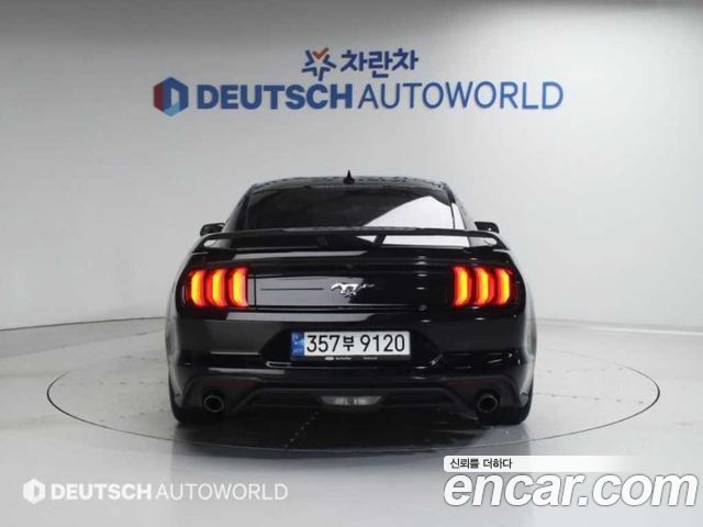 Ford Mustang Coupe — пробег 49 156 км — фото 4 из 5