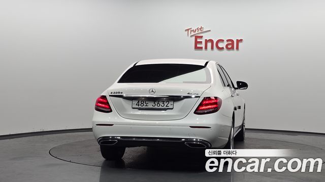 Mercedes-Benz E-Class из Кореи Encar