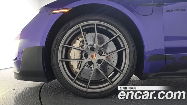 Porsche Taycan из Кореи Encar