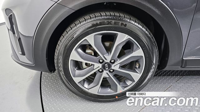 Kia Stonic из Кореи Encar