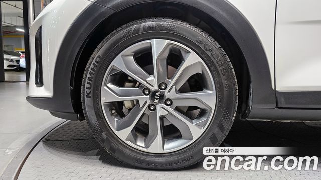 Kia Stonic из Кореи Encar