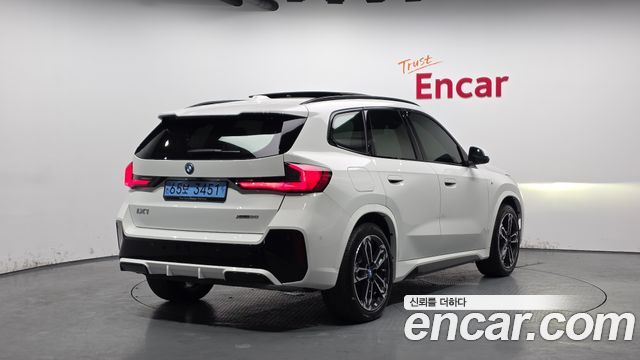 BMW iX1 из Кореи Encar