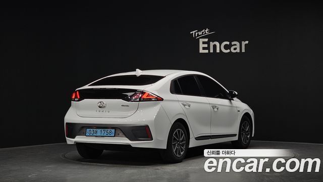Hyundai Ioniq из Кореи Encar