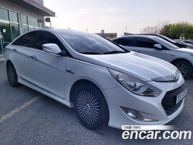 Hyundai Sonata 2.0 Premium — пробег 182 121 км — фото 3 из 5