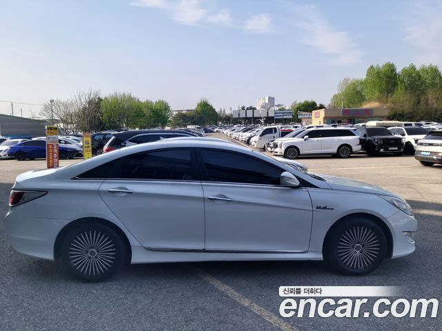 Hyundai Sonata 2.0 Premium — пробег 182 121 км — фото 4 из 5