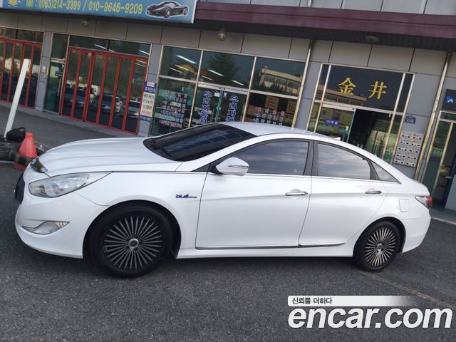 Hyundai Sonata 2.0 Premium — пробег 182 121 км — фото 5 из 5