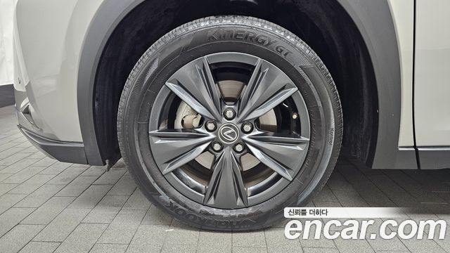 Lexus UX из Кореи Encar