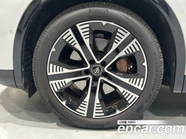 Maserati Grecale AWD Folgore — пробег 6 150 км — фото 5 из 5