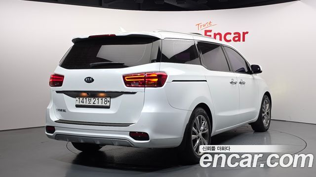 Kia Carnival из Кореи Encar