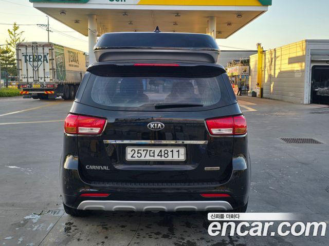 Kia Carnival из Кореи Encar