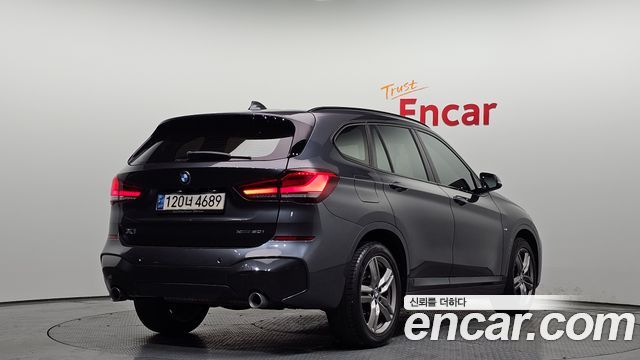 BMW X1 xDrive 20i M Sport — пробег 35 365 км — фото 2 из 5
