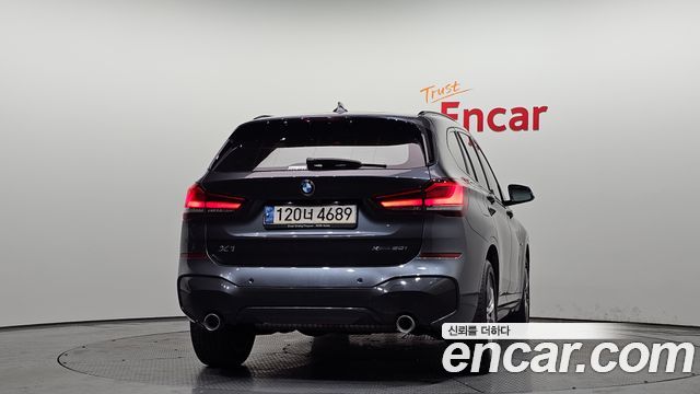 BMW X1 xDrive 20i M Sport — пробег 35 365 км — фото 4 из 5