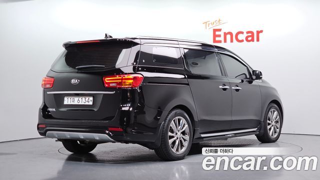 Kia Carnival из Кореи Encar